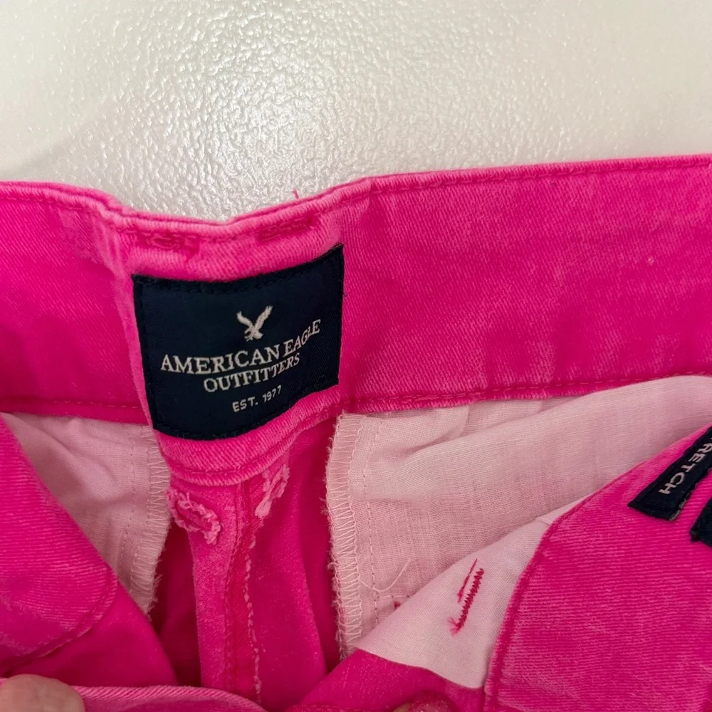 American Eagle Outfitters Bright Pink Shorts - Picture 2 of 4